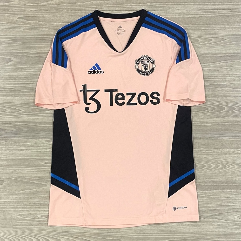 Adidas 2022/23 Manchester United Soccer Jersey Pink Blue Men’s Size Medium